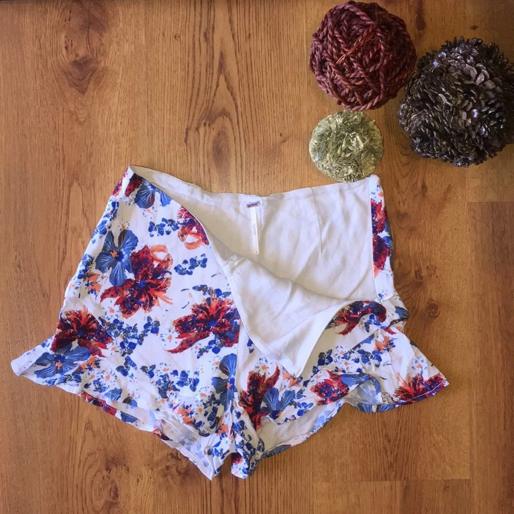 Free People flower shorts size 4